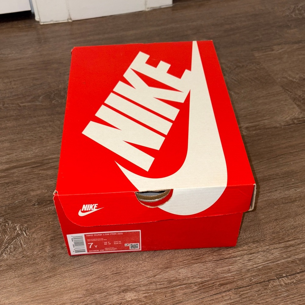 Nike Black and Orange Glow Sneakers - Picture 10 of 10